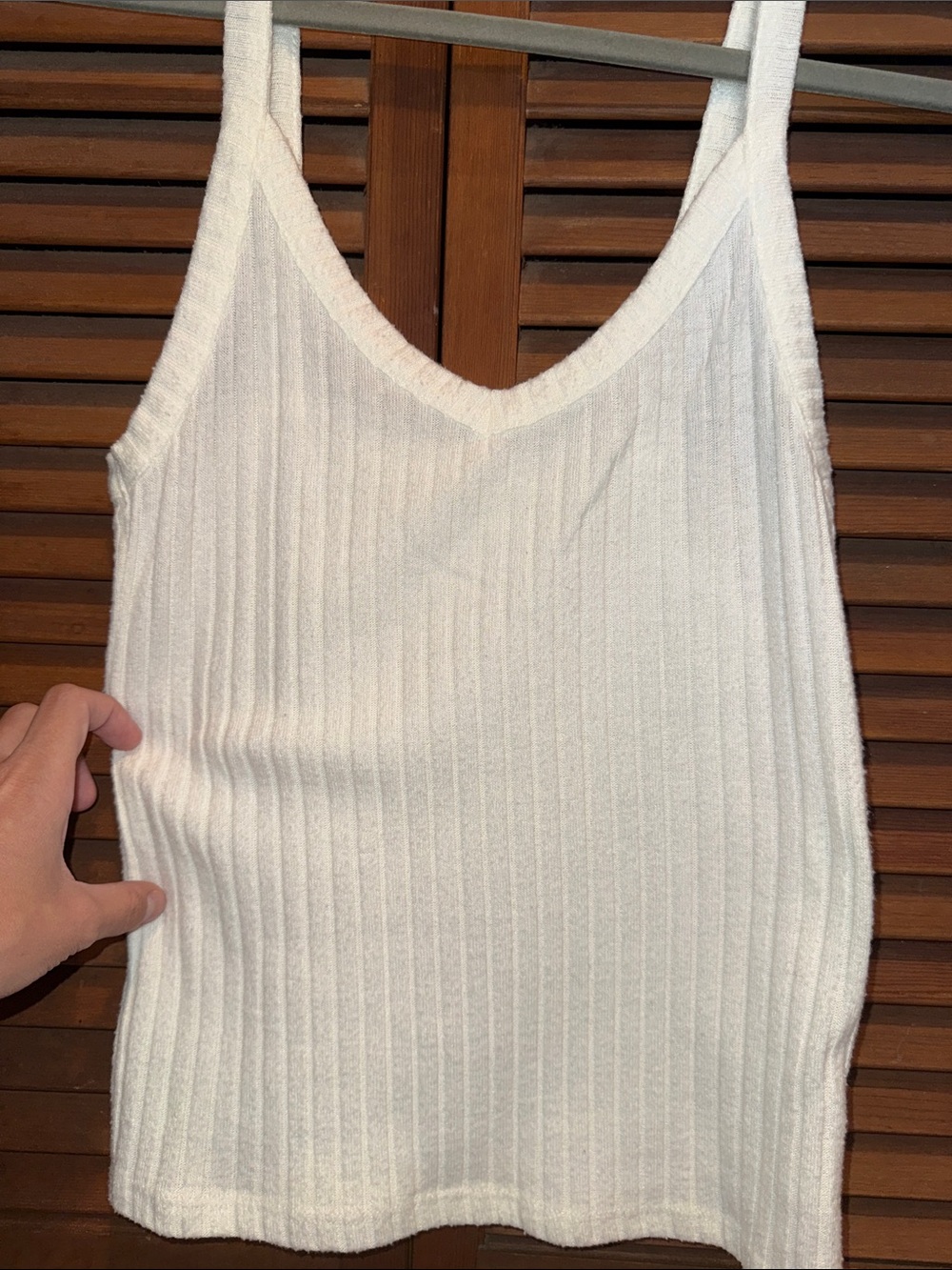 American Eagle Outfitters Ribbed V-Neck Tank - White